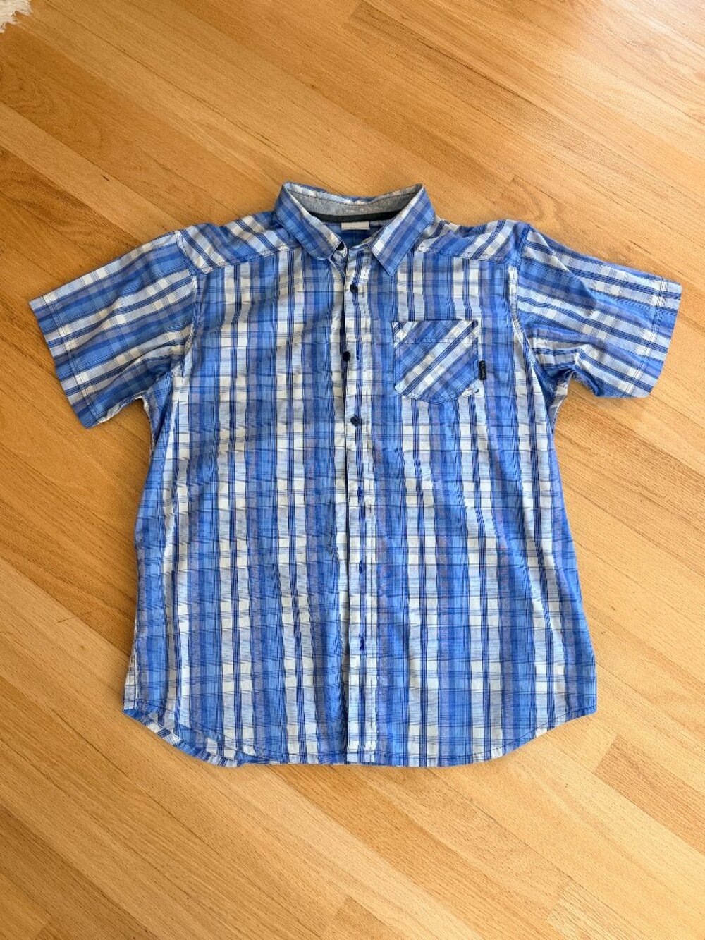 Columbia Men’s Omni-Wick Plaid Short Sleeve Button Down Shirt - Large Regular Fi